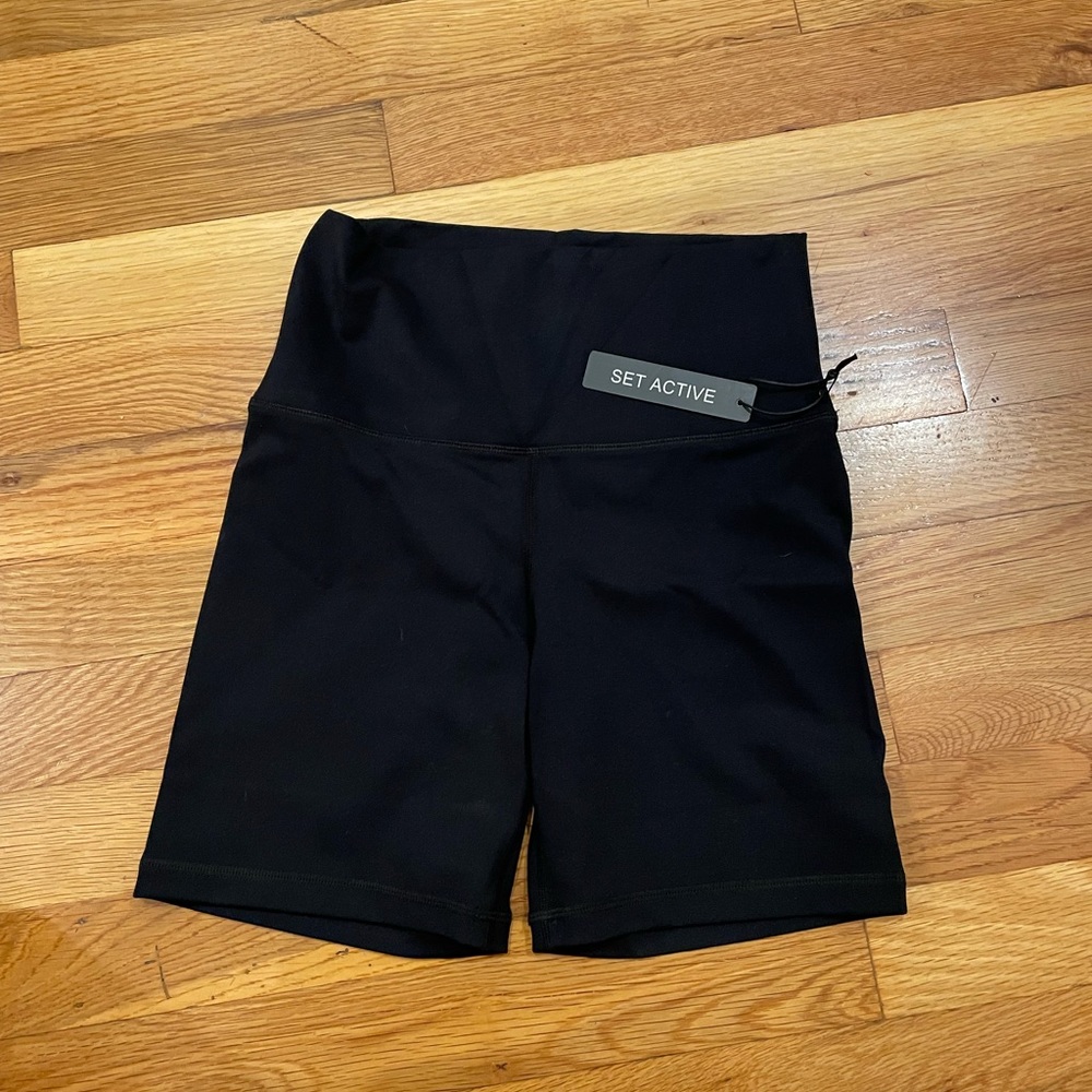 SETactive Sportbody biker shorts brand new, tags never worn